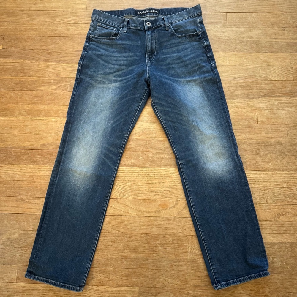 Express Blake Loose Fit Straight Leg jeans pants size 33 x 31
 b2